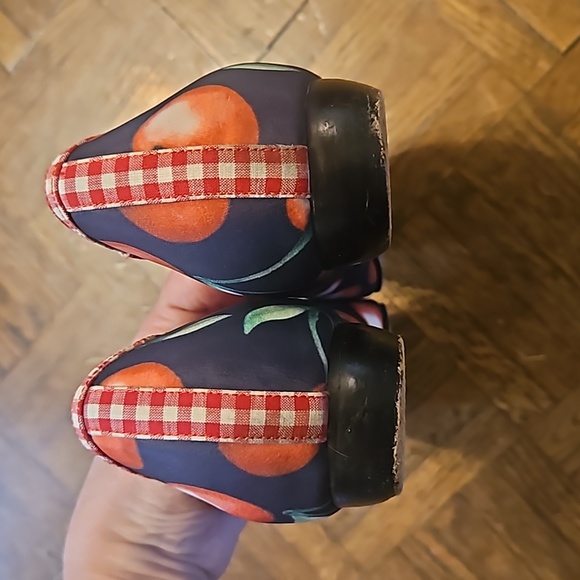 Beverly Feldman Vintage Beaded Cherry Gingham Trim Flats - Picture 5 of 7